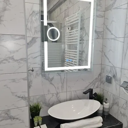Romantic Deluxe Svite Wise Jacuzzi And Sauna *