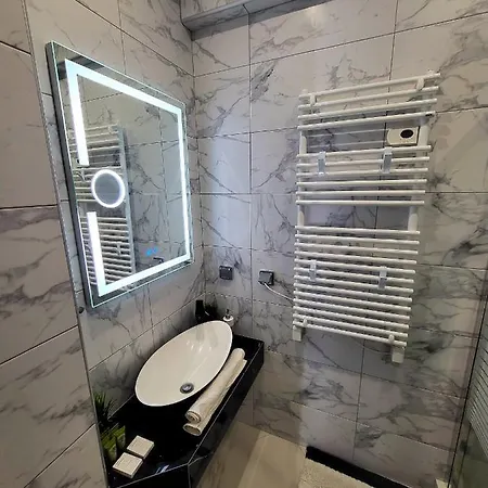 Daire Romantic Deluxe Svite Wise Jacuzzi And Sauna